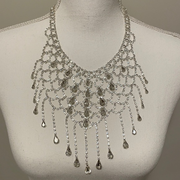 CƩzanne| Statement Necklace - Picture 4 of 8